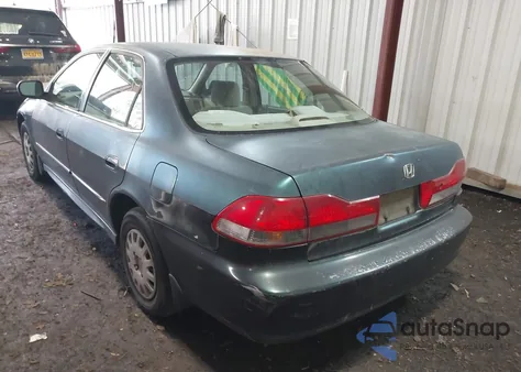 2001 Honda Accord Value Package из США, поврежденный, VIN 1HGCF86661A065180